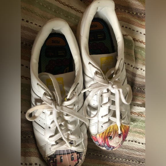 Shoes - Picture 1 of 3